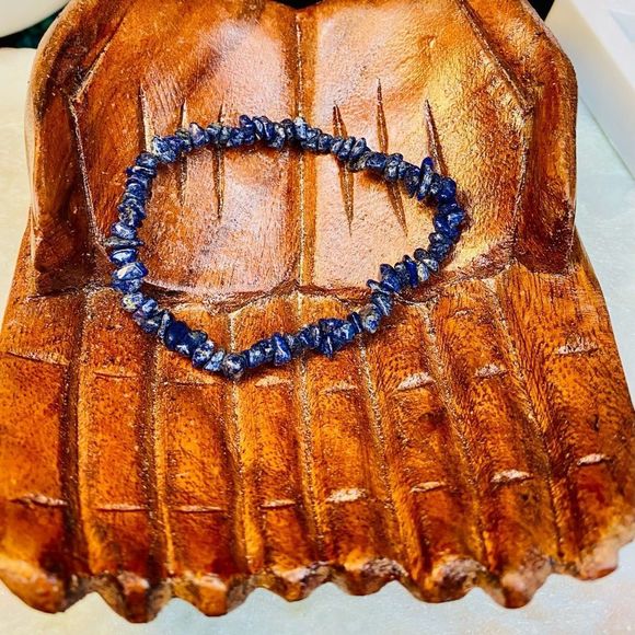 Blue Lapis Lazuli Chip Stretch Bracelet - Picture 3 of 6